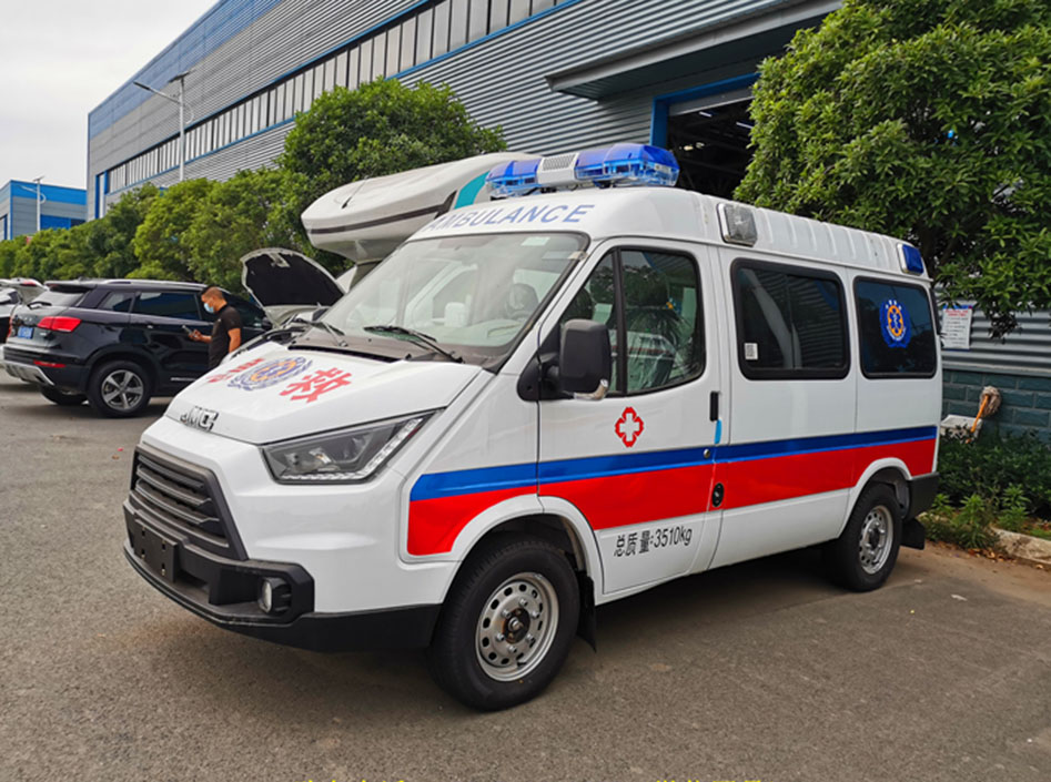 国六江铃特顺短轴中顶救护车（柴油）